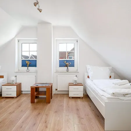 Skipper, Zwei Schlafzimmer, Zwei Baeder, Grosser Garten Und Ueberdachte Terrasse! Hunde Willkommen!