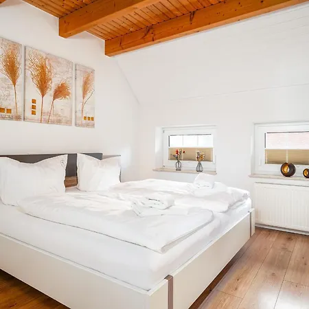 Skipper, Zwei Schlafzimmer, Zwei Baeder, Grosser Garten Und Ueberdachte Terrasse! Hunde Willkommen! Holiday home *